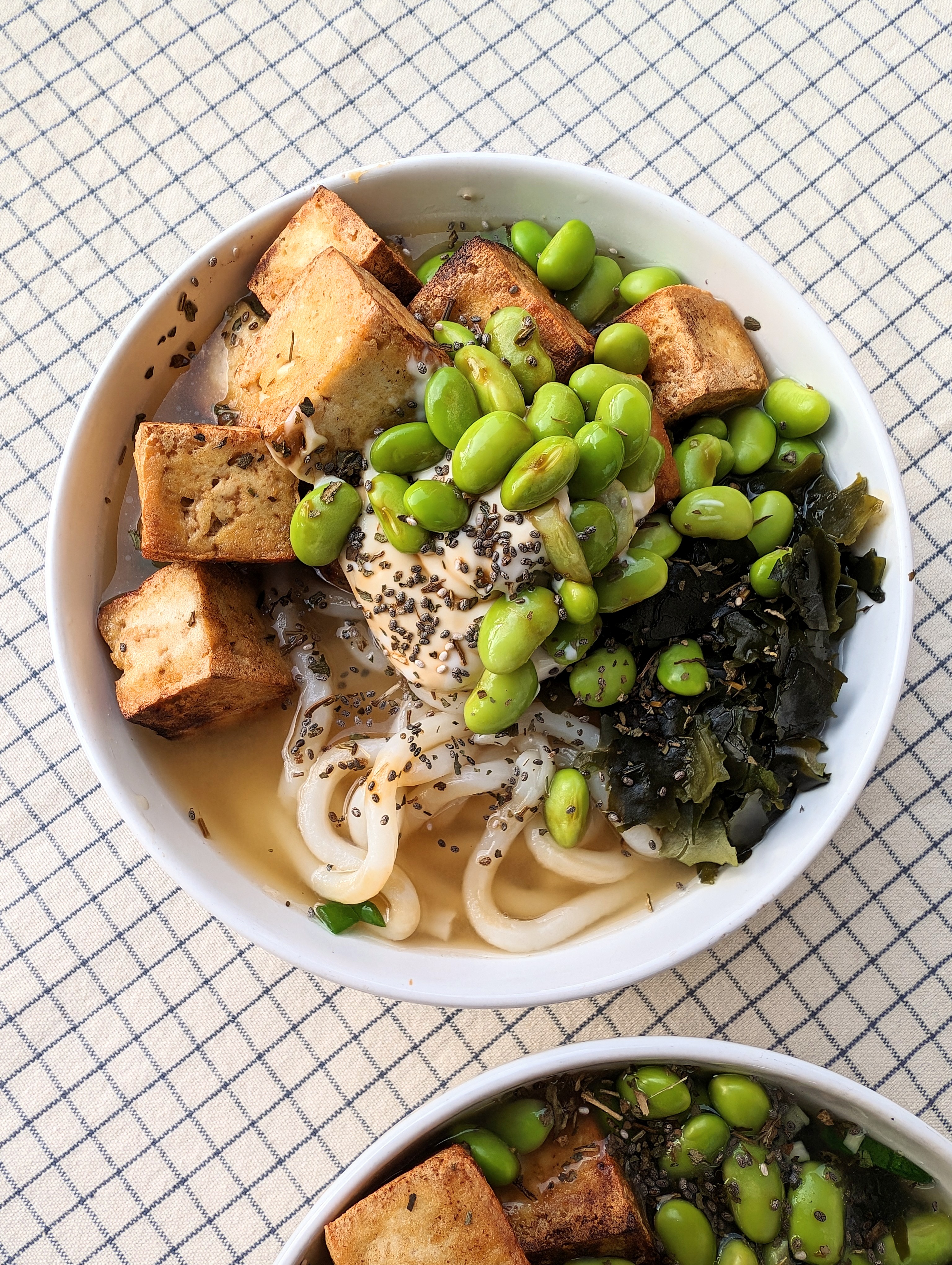 Miso sriuba su tofu ir edamame pupelėmis